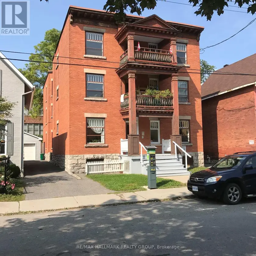 Multiplex at 3 - 421 LISGAR STREET, Ottawa