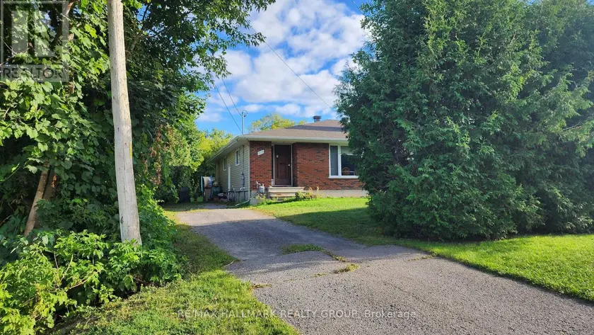 Semi-Detached/Link at 1570-1572 GOTH AVENUE, Ottawa