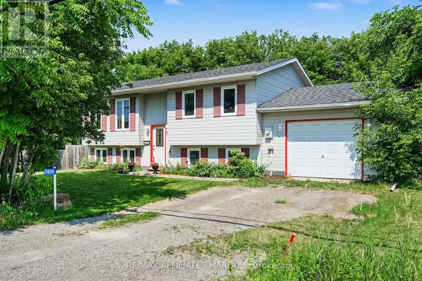 Detached at 7496 ROGER STEVENS DRIVE, Montague