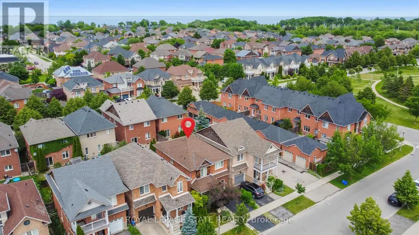 Detached at 33 PANORAMA WAY, Hamilton