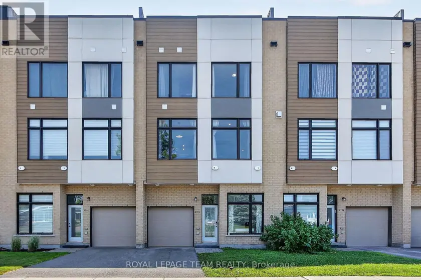 Townhouse at 2706 DRAPER AVENUE, Ottawa