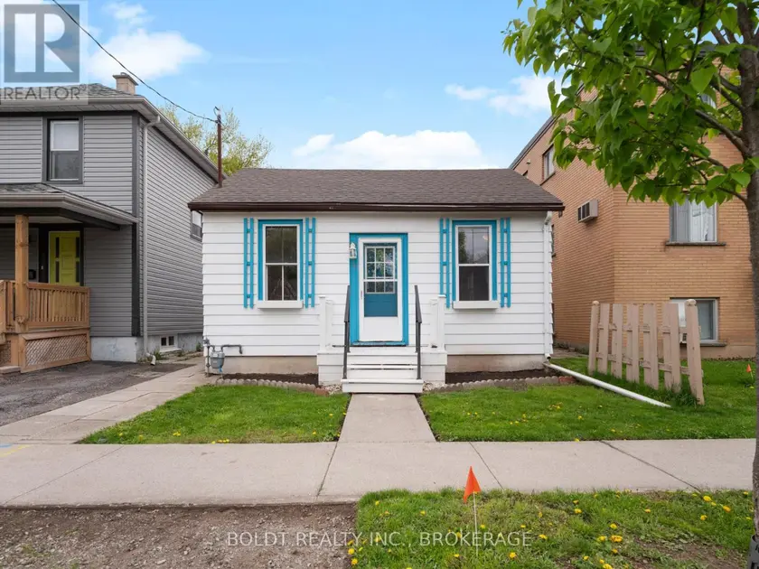 Detached at 78 MAPLE STREET, St. Catharines