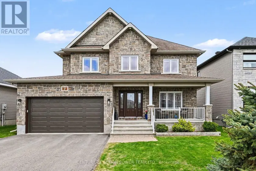 Detached at 7 RICHER STREET S, North Stormont