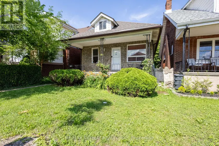 Detached at 1160 ELM AVENUE, Windsor