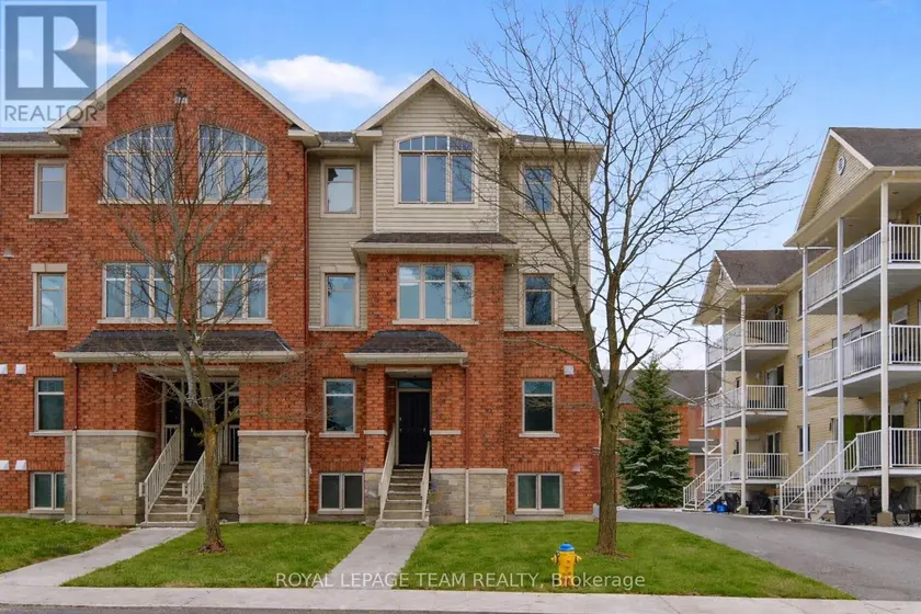 Townhouse at 1 - 255 DEERCROFT AVENUE, Ottawa