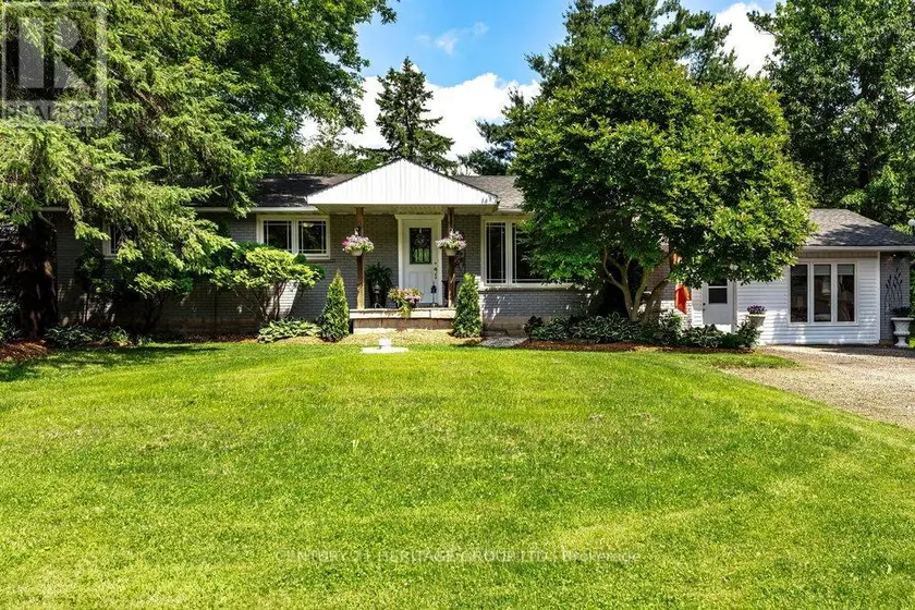 Detached at 2147 GOVERNORS ROAD, Hamilton