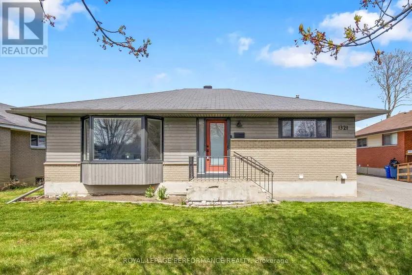 Detached at 1321 RUSTIC DRIVE, Ottawa