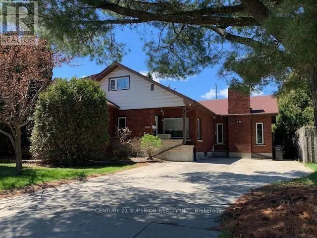 Detached at 327 BRUNSWICK STREET S, Thunder Bay