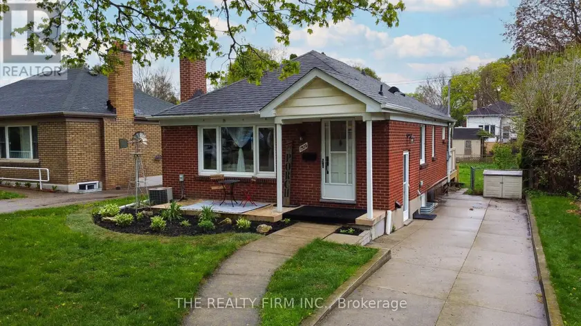 Detached at 1319 WILTON AVENUE, London East