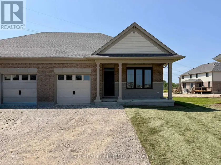 Semi-Detached/Link at 5 COLUMBUS COURT, Central Elgin