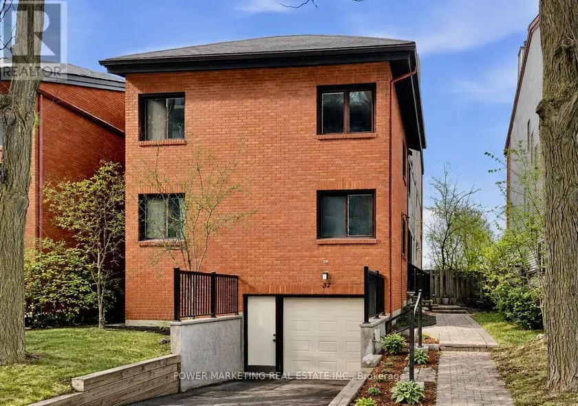 Townhouse at G - 37 ROBINSON AVENUE, Ottawa