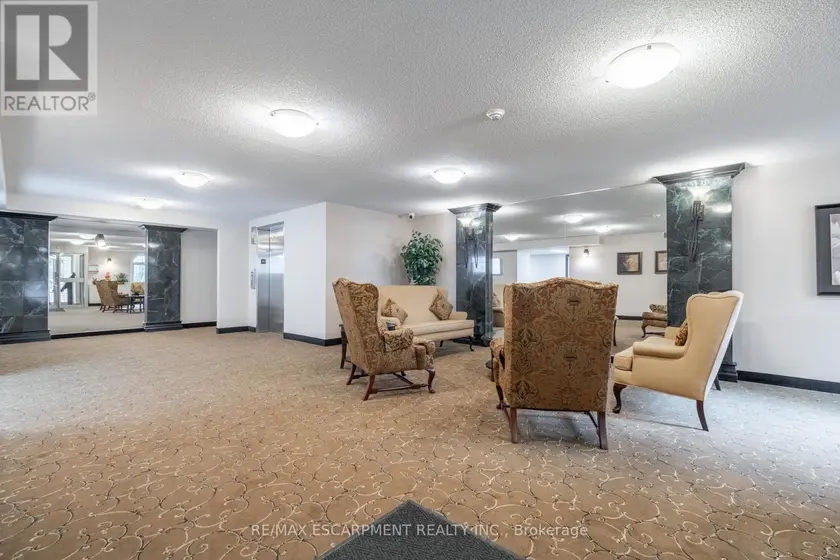 Apartment at 306 - 970 GOLF LINKS ROAD, Hamilton (Meadowlands)