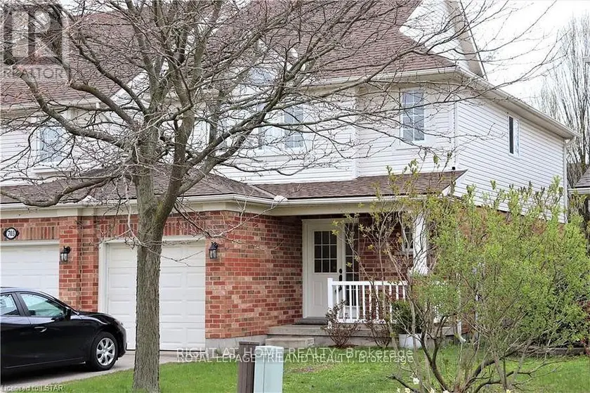 Townhouse at 709 SILVERSMITH STREET, London North