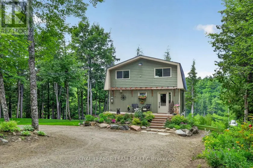 Detached at 102 A MCVICAR LANE, McNab/Braeside