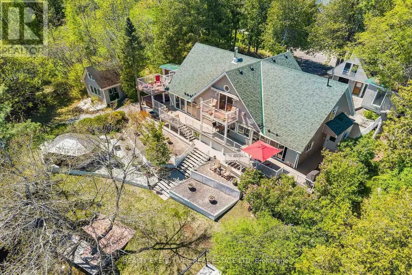 Detached at 320 PIKE LAKE ROUTE 12 ROUTE, Tay Valley