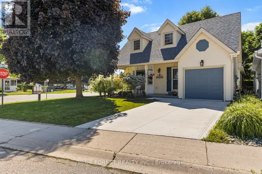 Detached at 1 SINCLAIR DRIVE, Tillsonburg