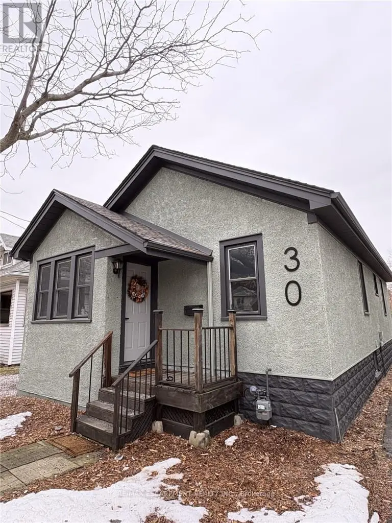 Detached at 30 EASTCHESTER AVENUE, St. Catharines
