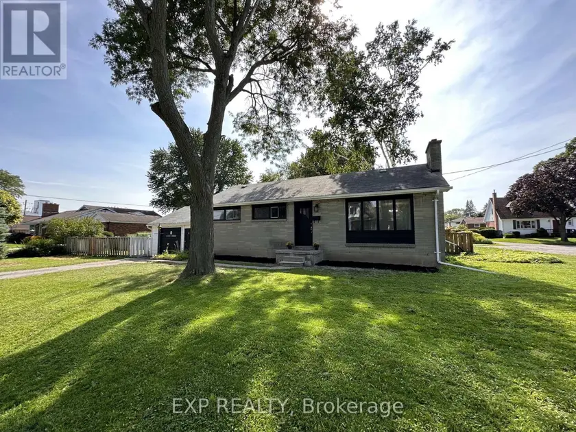 Detached at 6 WOODLAND ACRES W, Belleville