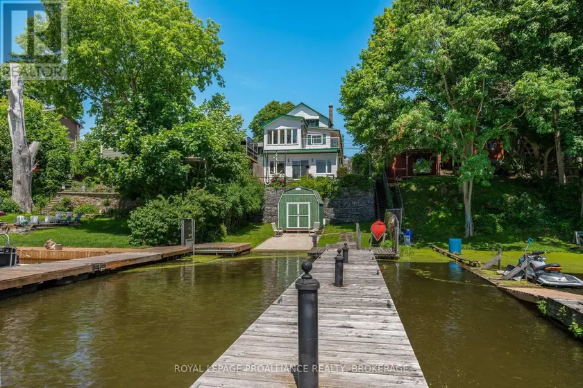Detached at 370 STONE STREET S, Gananoque