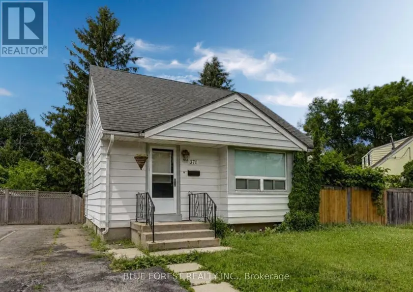 Detached at 371 FLANDERS ROW, London East