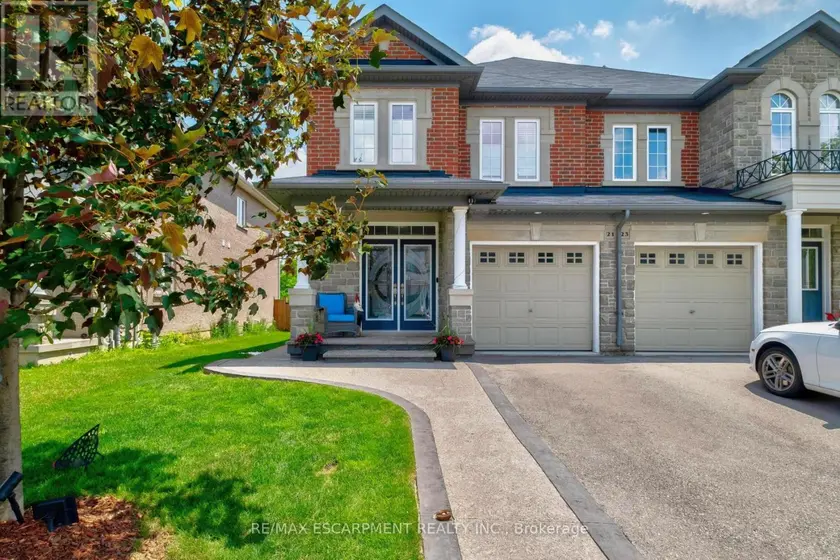 Semi-Detached/Link at 21 SUMMERBERRY WAY, Hamilton