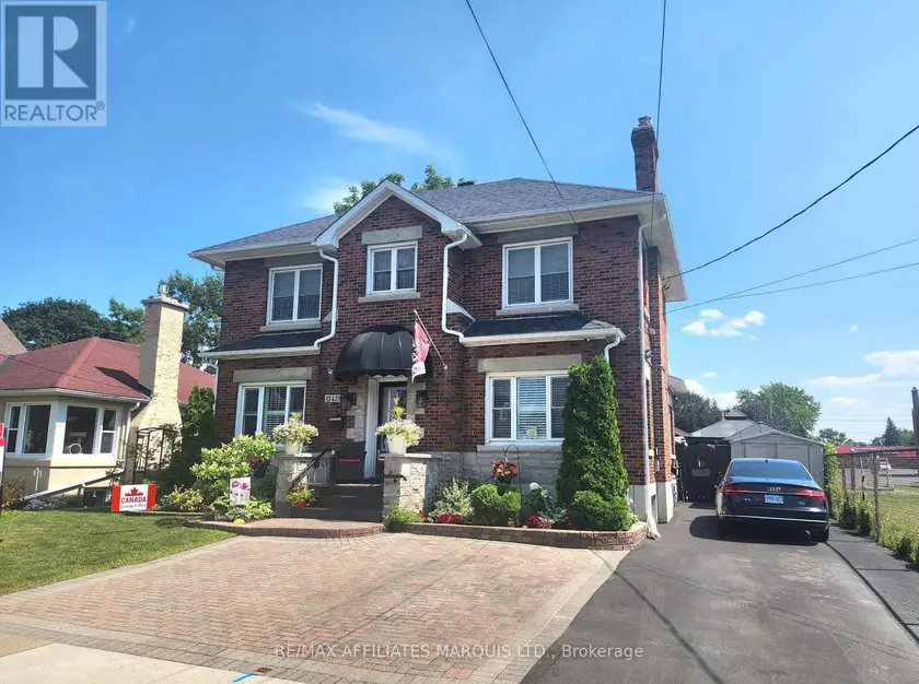 Detached at 420 THIRD STREET W, Cornwall
