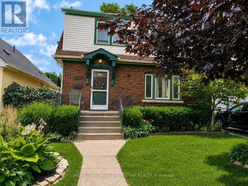 Detached at 5400 CEDAR STREET, Niagara Falls