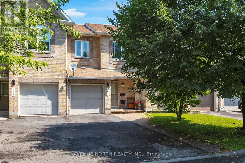 Townhouse at 1015 CANDLEWOOD STREET, Ottawa