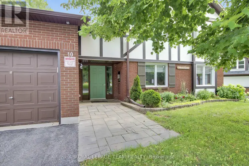 Apartment at B - 10 STONEHILL COURT, Ottawa