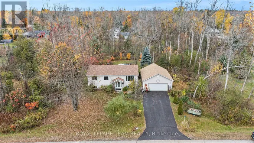 Detached at 4 BLACK WALNUT ROAD, North Grenville