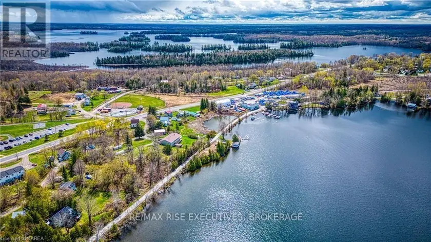Detached at PT LT 14 K&P TRAIL, Frontenac