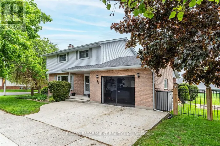 Detached at 31 BLACKFRIAR LANE, Brantford