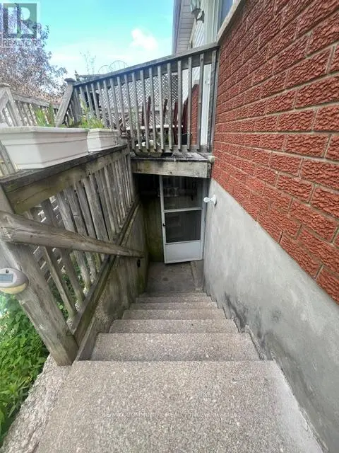 Semi-Detached/Link at BSMT - 166 ST LAWRENCE DRIVE, Welland