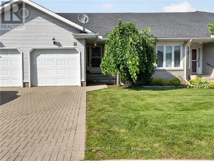 Townhouse at 11 GARDEN DRIVE, West Lincoln