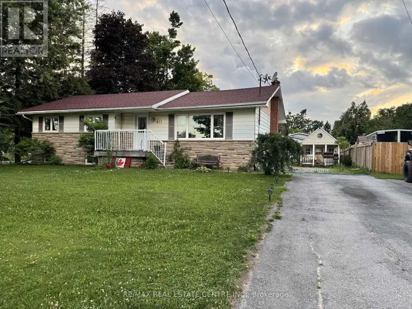 Detached at 411 MAIN STREET W, Southgate