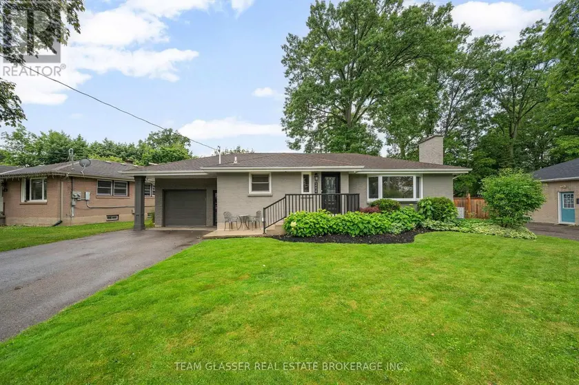 Detached at 264 RIDGEWOOD CRESCENT, London South