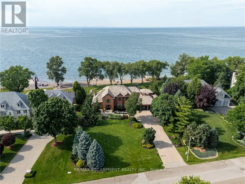 Detached at 17 LOCHSIDE DRIVE, Hamilton (Winona Park)