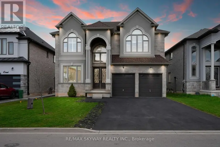 Detached at 7 RIESLING COURT, Hamilton