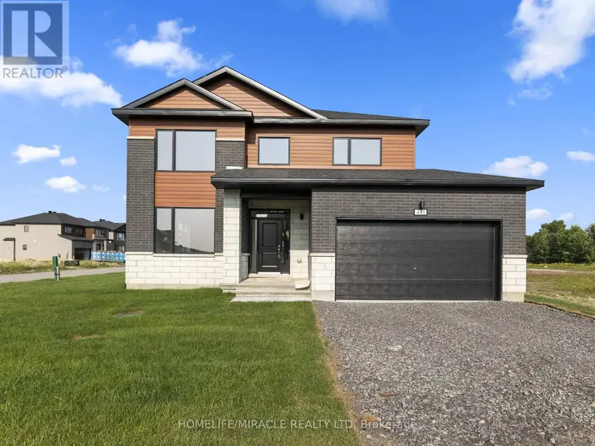 Detached at 441 FLEET CANUCK PRIVATE, Ottawa