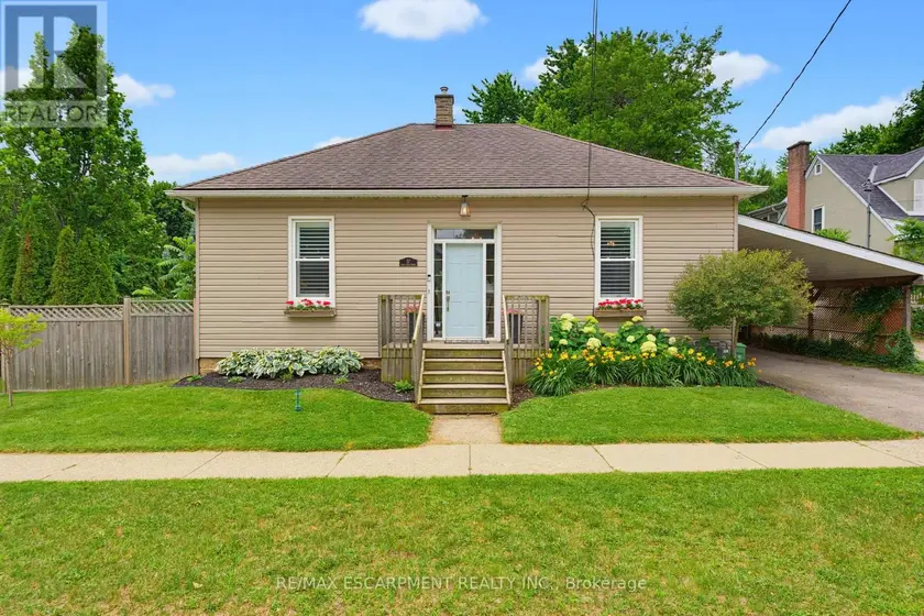 Detached at 57 MAIN STREET N, Hamilton
