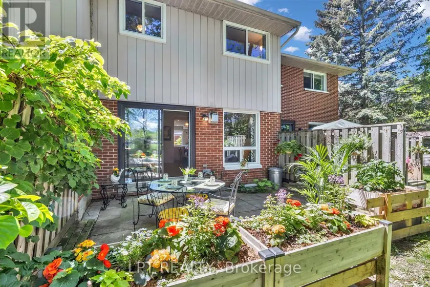 Townhouse at # 70 - 49 RHONDA ROAD, Guelph (Willow West/Sugarbush/West Acres)