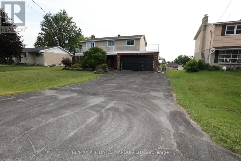 Detached at 3453 BRUCE STREET, South Stormont