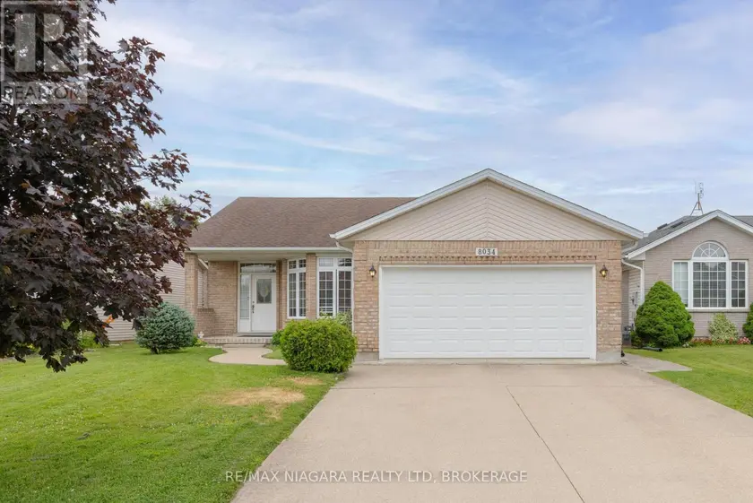 Detached at 8034 PINELLAS PARK DRIVE, Niagara Falls
