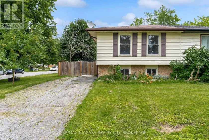 Semi-Detached/Link at 2 BALDWIN CRESCENT, Thorold