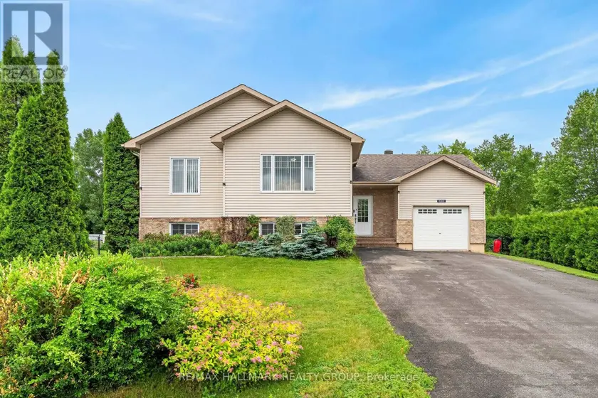 Detached at 4300 SCHELL STREET, South Dundas