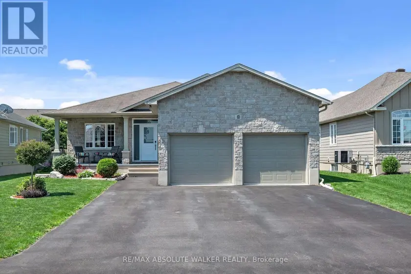 Detached at 8 SETTLEMENT LANE, Russell