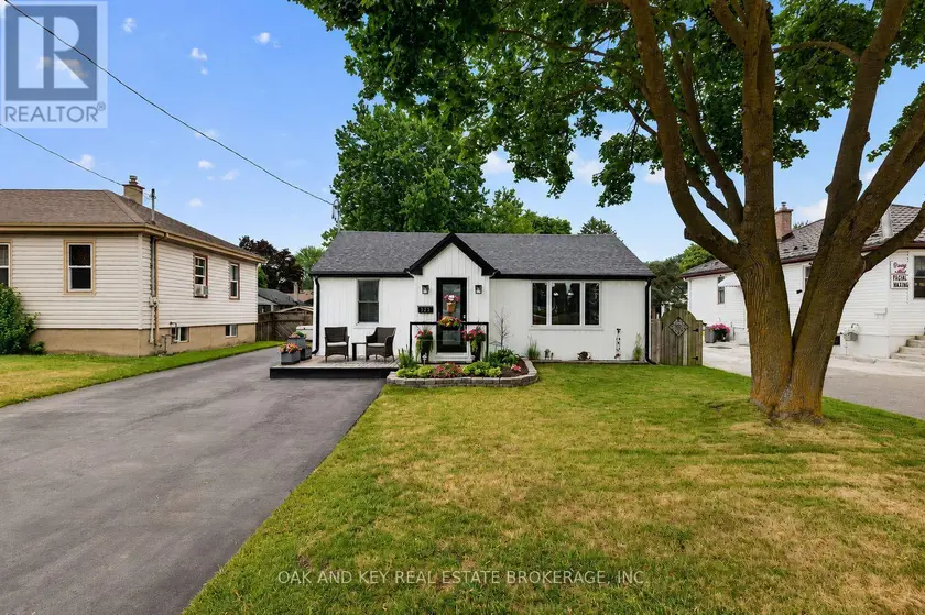 Detached at 323 CLARKE ROAD, London East