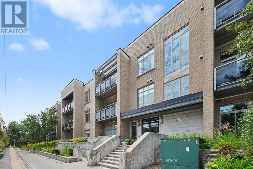 Apartment at 208 - 682 CHURCHILL AVENUE N, Ottawa