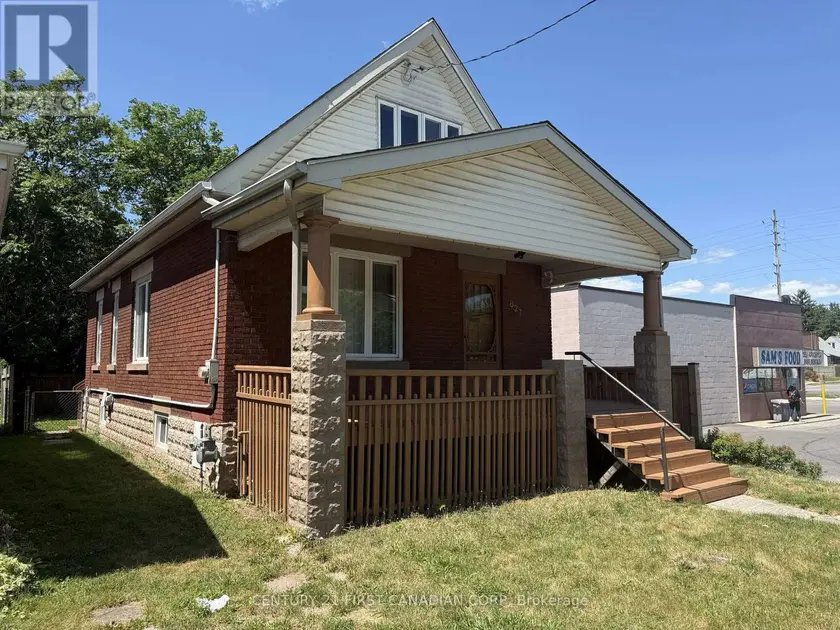 Detached at 827 QUEBEC STREET, London
