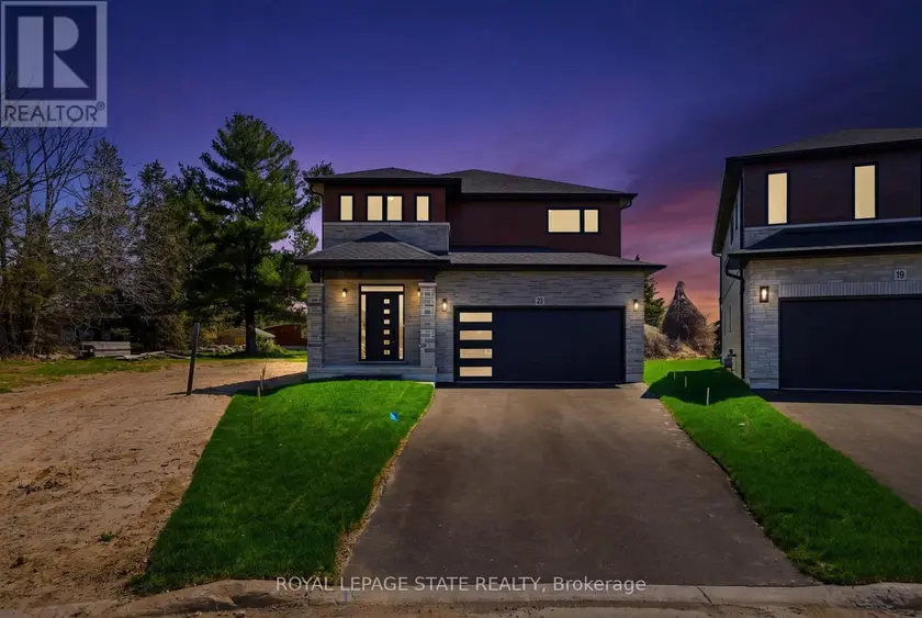 Detached at 23 WOODVALLEY COURT, Hamilton